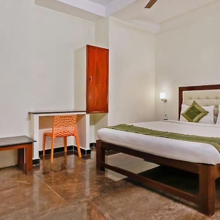 Treebo Trip Prakasam Residency Puducherry Exterior foto